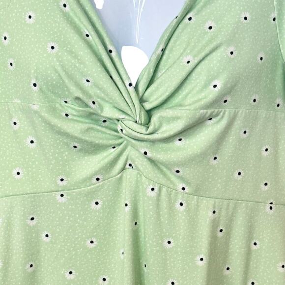 BP Nordstrom Small Green Polka Dot Daisy Flowers Twist Front Mini Dress Sz M - Picture 10 of 11